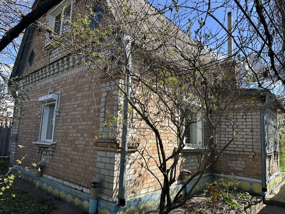 2-поверховий будинок з новим ремонтом