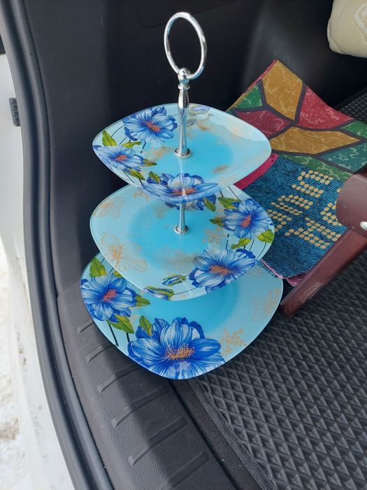 Фруктовниця, триярусна.