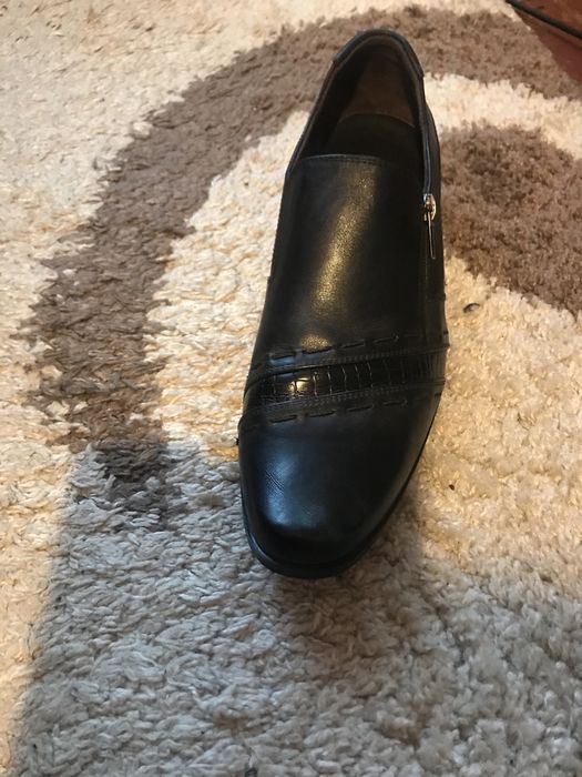 Туфлі шкіряні 42 р.  800 грн , торг