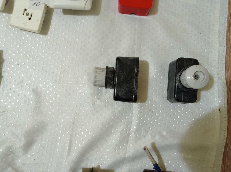 Розетка.Подрозетник.Включатель.Пробка.Автомат.Рамка.