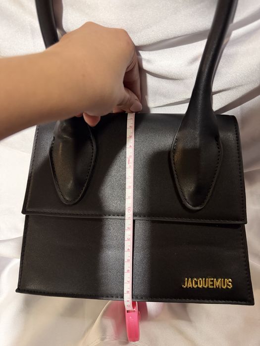 Jacquemus — сумка, яка говорить сама за себе