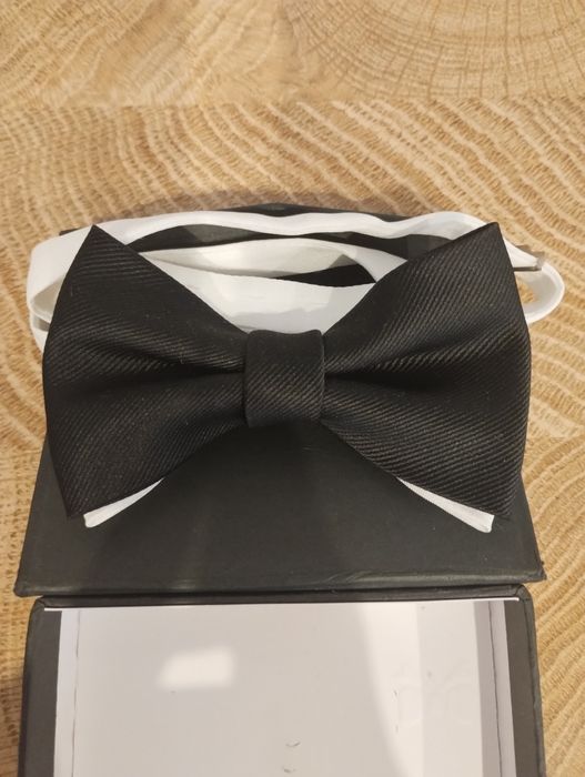 Mucha męska czarno-biała