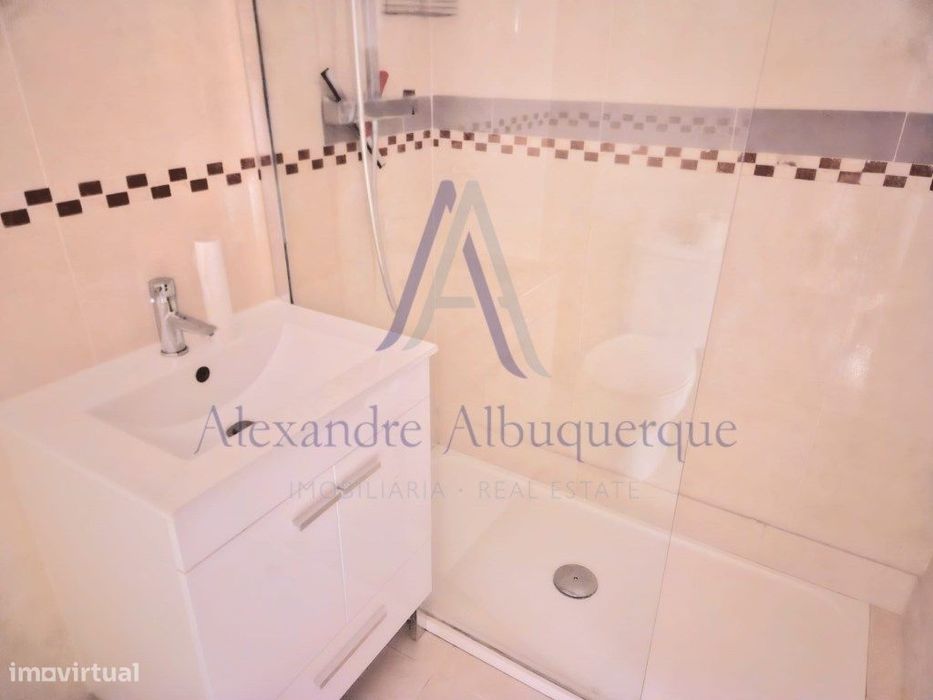 Apartamento T2 com Terraço, Arrecadação e Parqueamento | Sesimbra