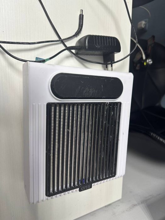 Витяжка для манікюру