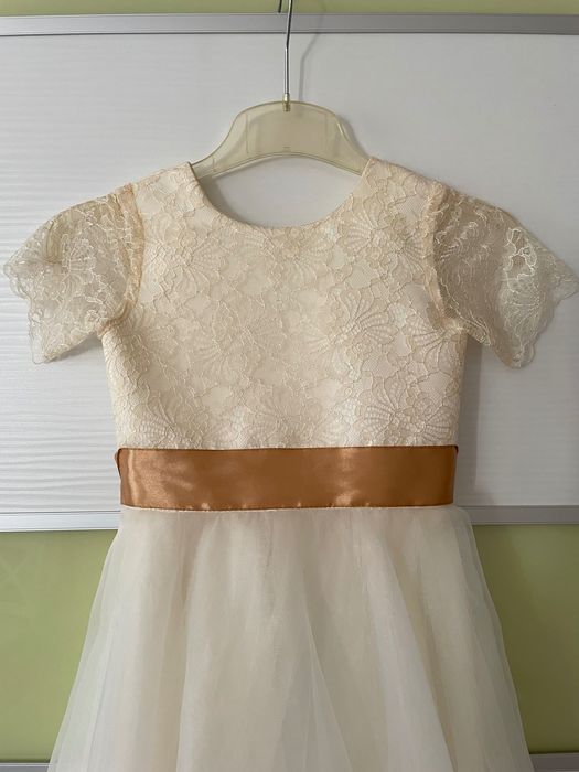 Сукня святкова на дівчинку