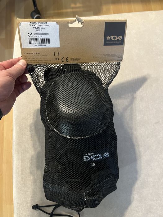 Ochraniacze  Basic zestaw ochraniaczy, czarne, S