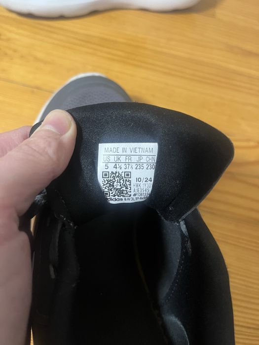 Кросівки  Adidas супер легкі 37 розмір