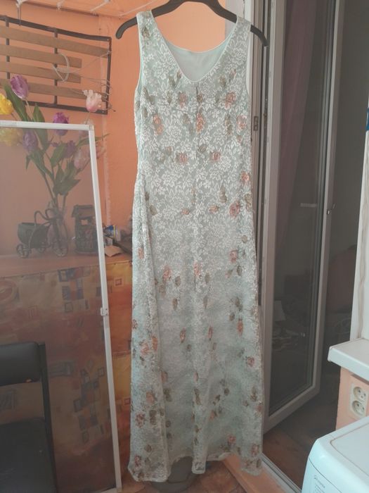 Продам платье  ( вечернее, бальное)42-44, торг, есть олх доставка