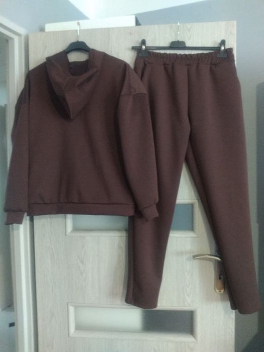 Nowy czekoladowy komplet dresowy