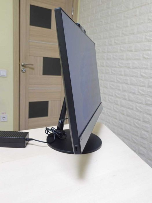 Моноблок LENOVO V530-24ICB Core i5-8gen/DDR4 8Gb/SSD 256Gb