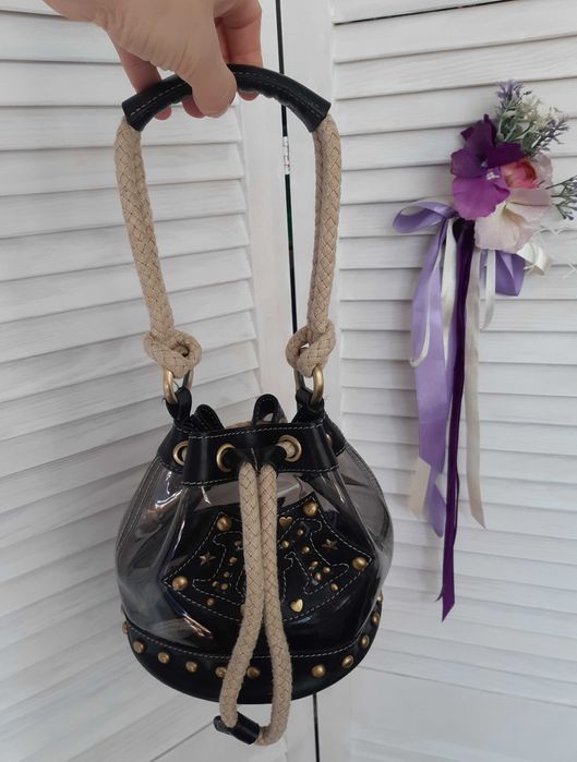 Брендовая кожанная сумка на зятяжке moschino, оригинал