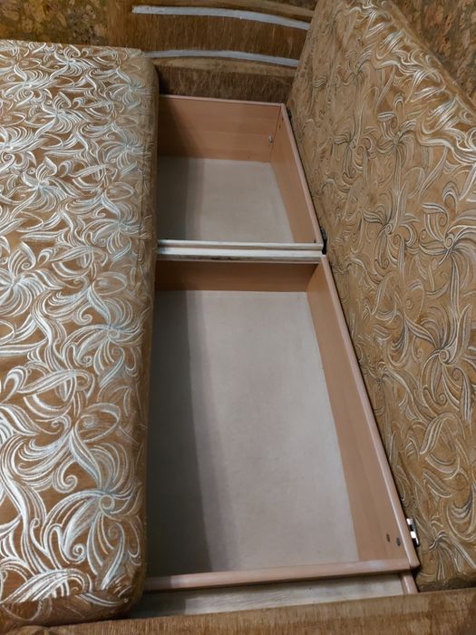 Диван двоспальний