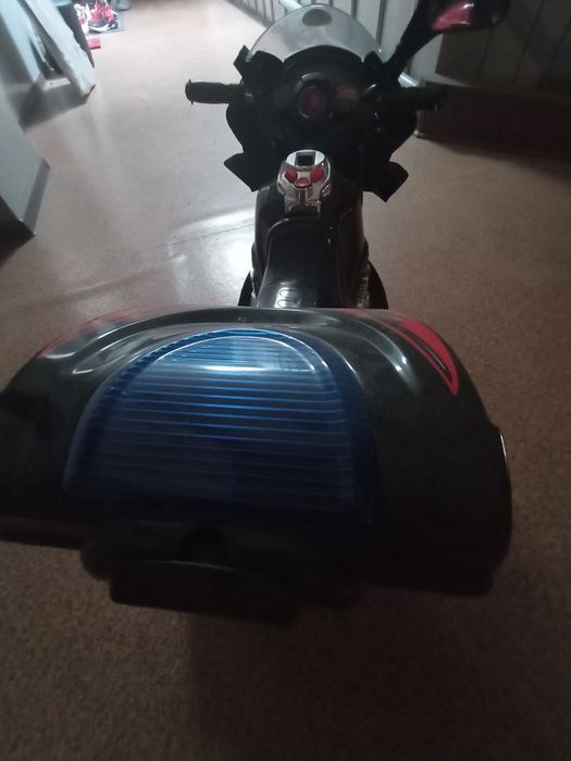 Dziecięy motor na akumulator