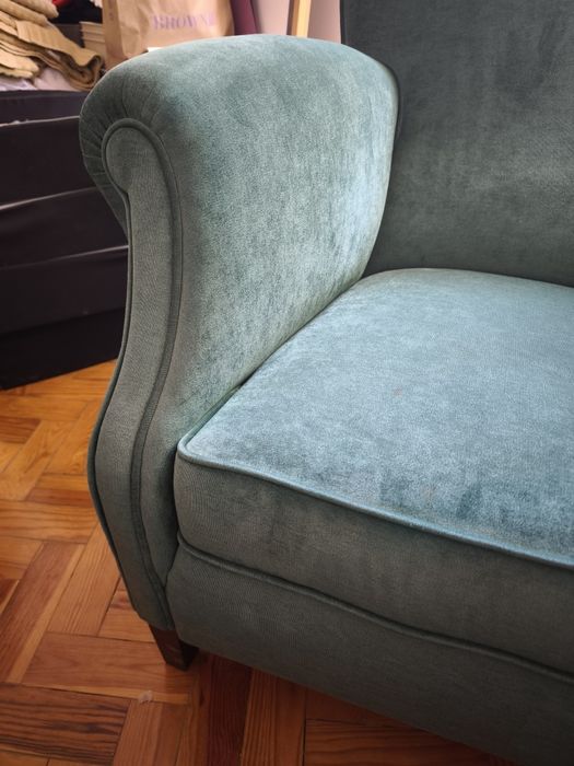 Sofá Poltrona Estofada de Novo em Ótimo Estado