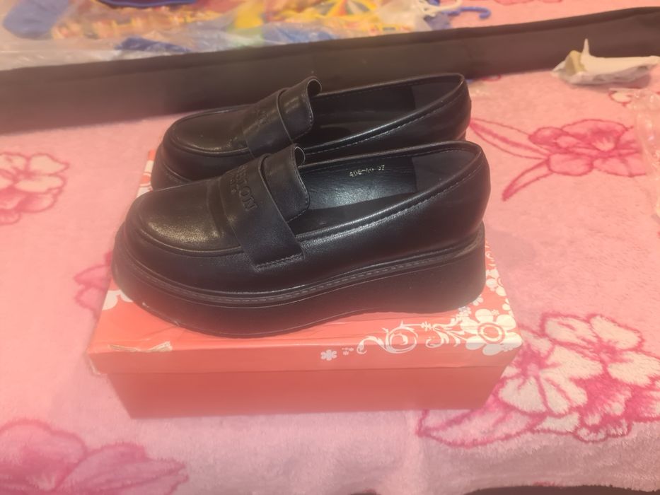 Продам женские осенние туфли