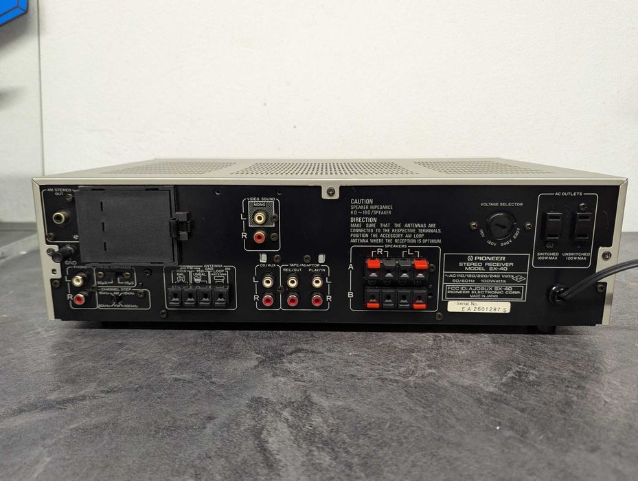 Cтерео ресивер Pioneer SX-40.