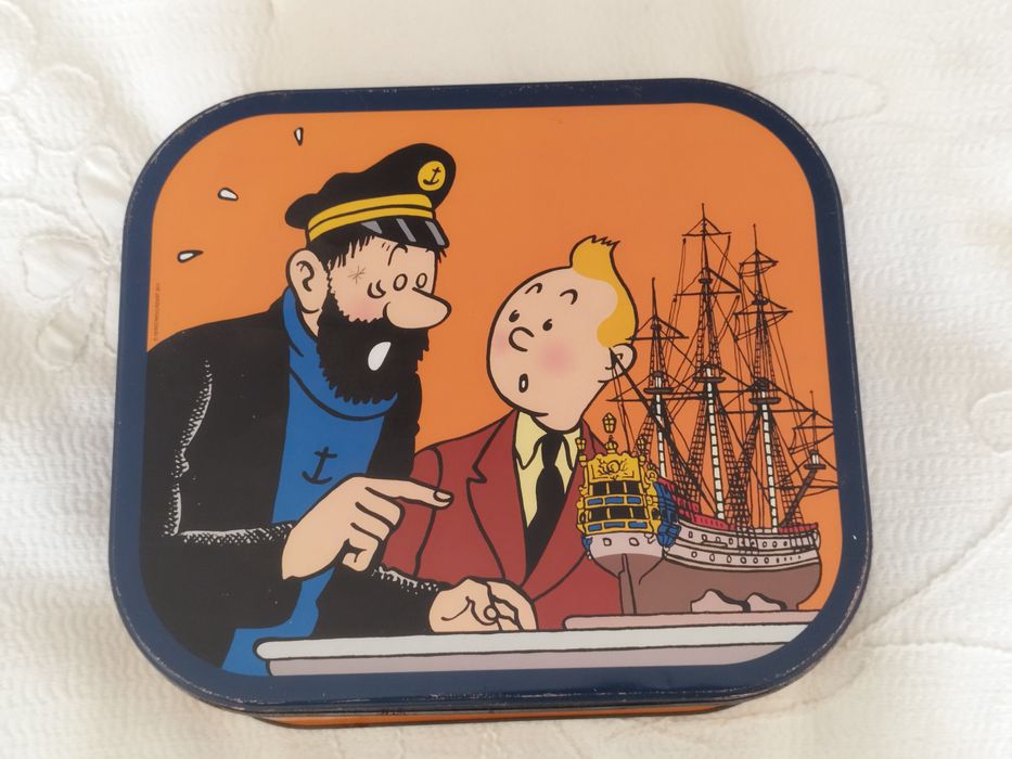 Caixa metálica do Tintim. Estas caixas foram lançadas em quantidades l