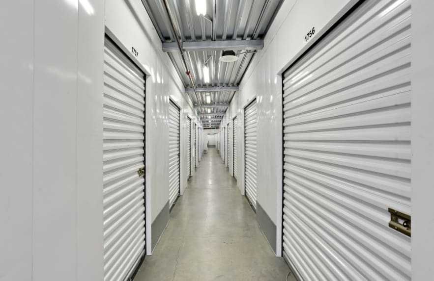 Склад хранения вещей, кладовка, гараж, бокс, контейнер ячейка сдам 4