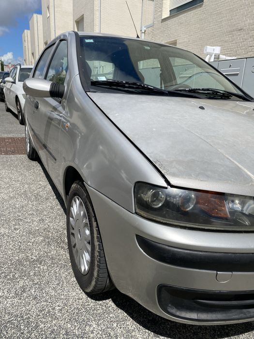 Fiat Punto 2002, gasolina.