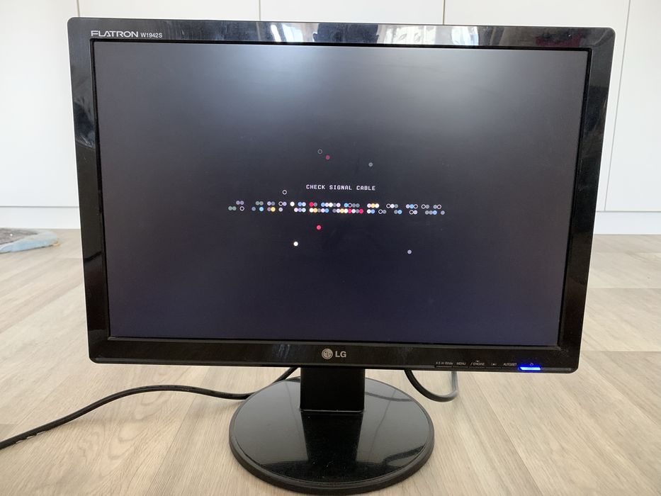 Монитор LG Flatron W1942S / 19" (1440x900) TN / VGA / VESA 75x75