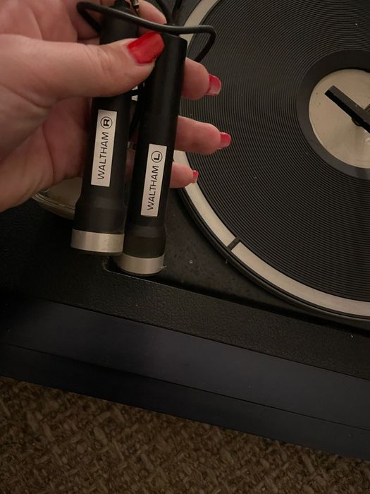 Gira discos com cassete Waltham