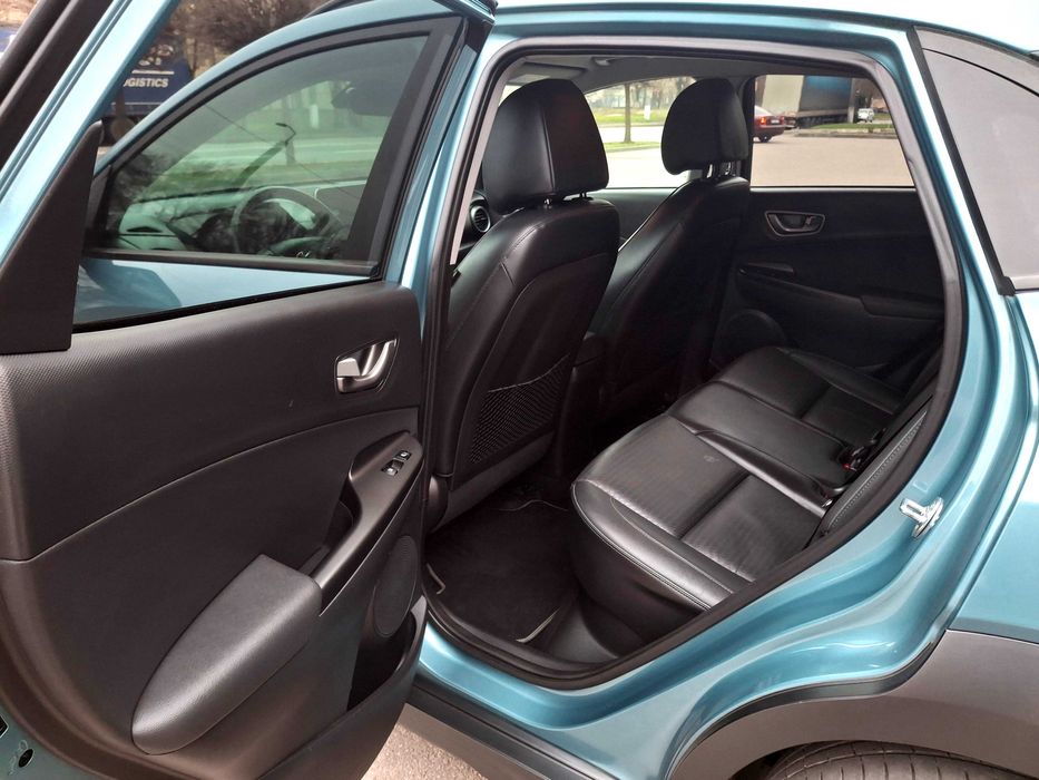 Hyundai Kona Electric. 64 kw.