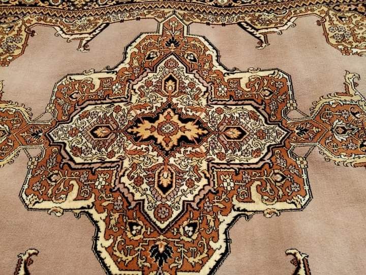 Продам  гарний килим