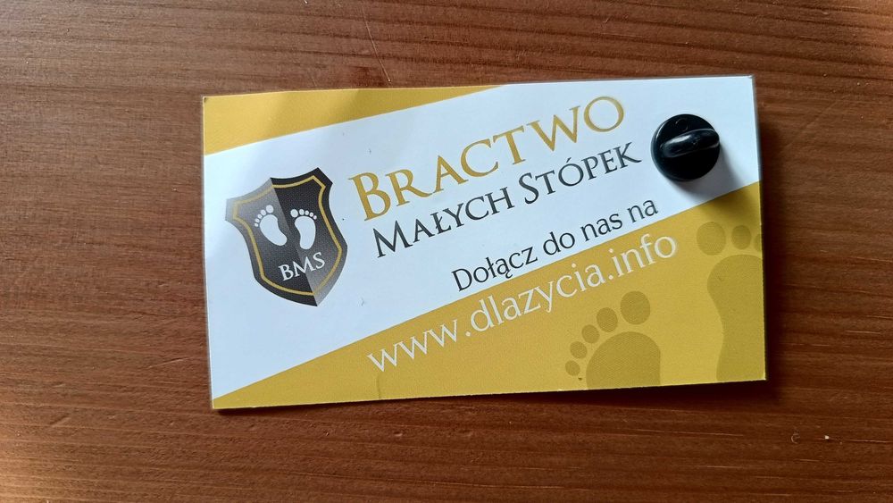 Pin stópek z fundacji