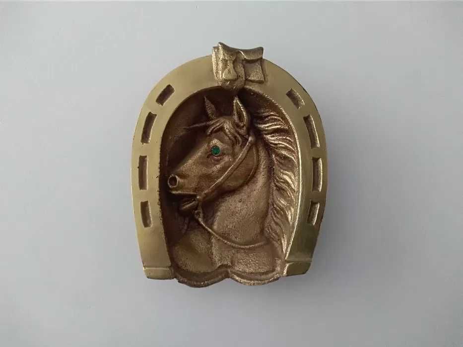 Diversos artigos de artesanato em bronze (ver imagens seguintes)