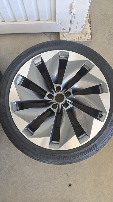 Jantes Skoda Enyaq ou VW id4  VW iD5, Betria 21 com pneus Bridgestone