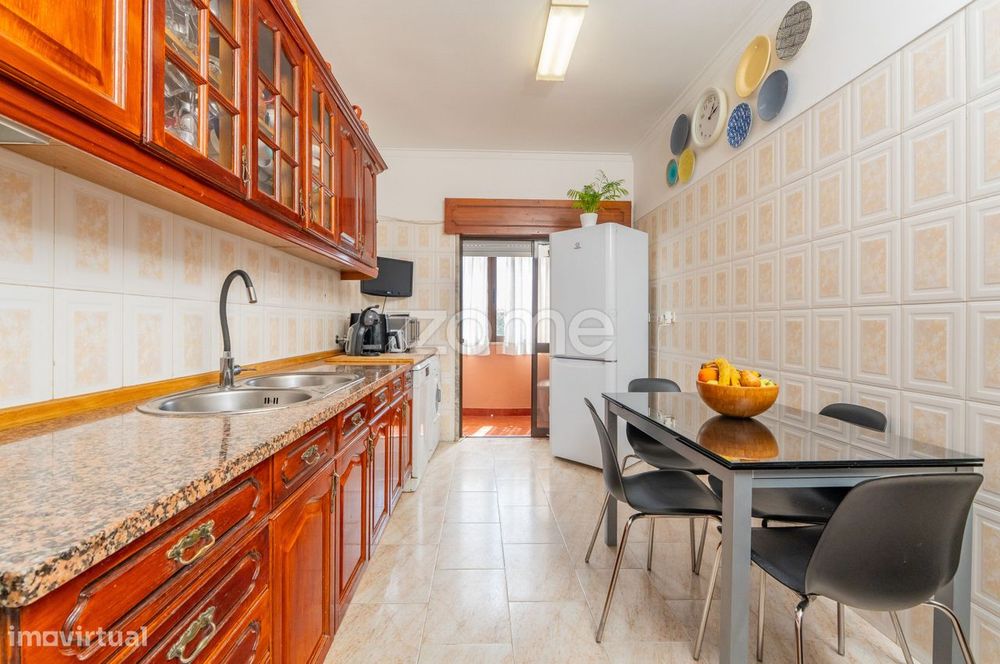 Apartamento T3 na Torre da Marinha, Seixal