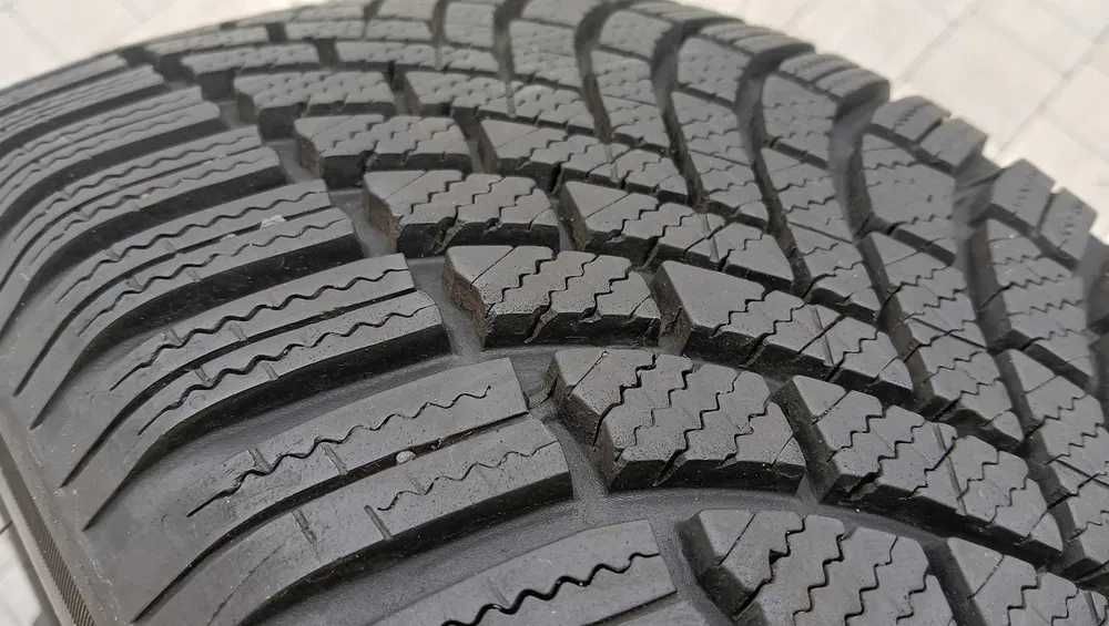 215/55R17  BRIDGESTONE  ,  2 opony -8mm ,  jak nowe