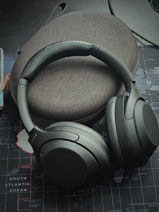 Sony WH1000 XM4 auscultadores