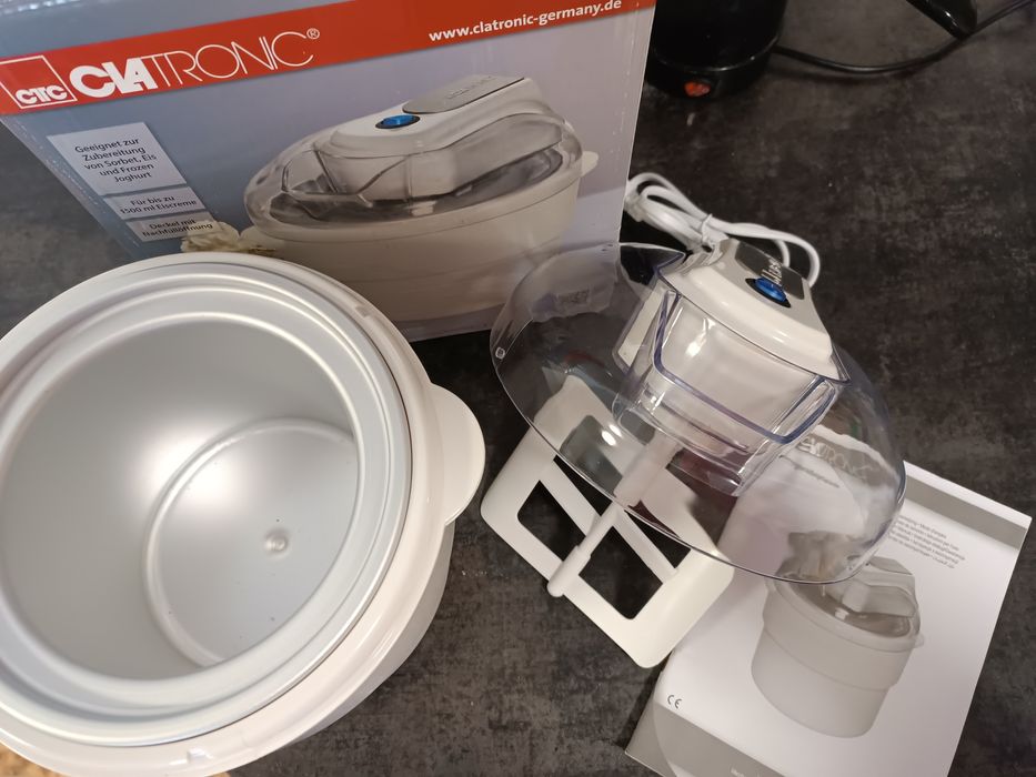 Морозивниця CLATRONIC