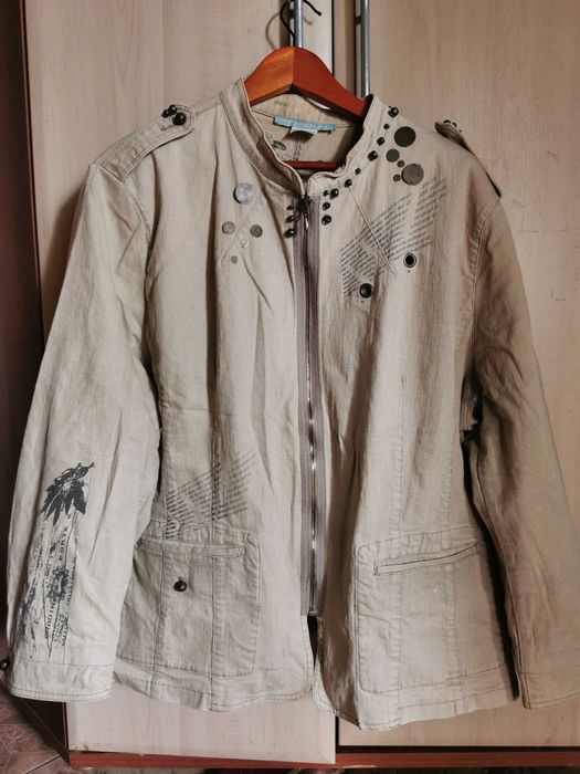 Куртка жіноча з принтом