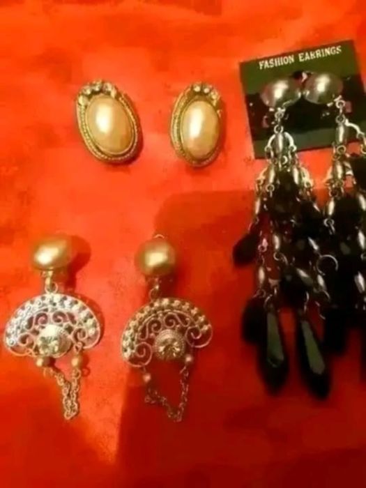 Продам вінтажні кліпси дуже гарні