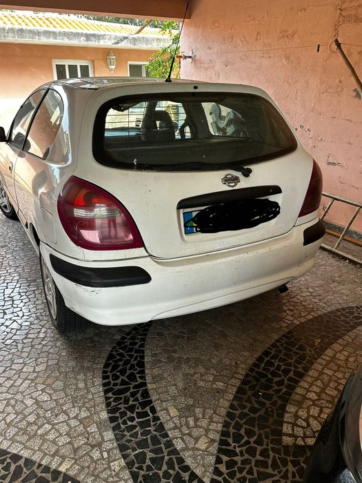 Nissan almera branco