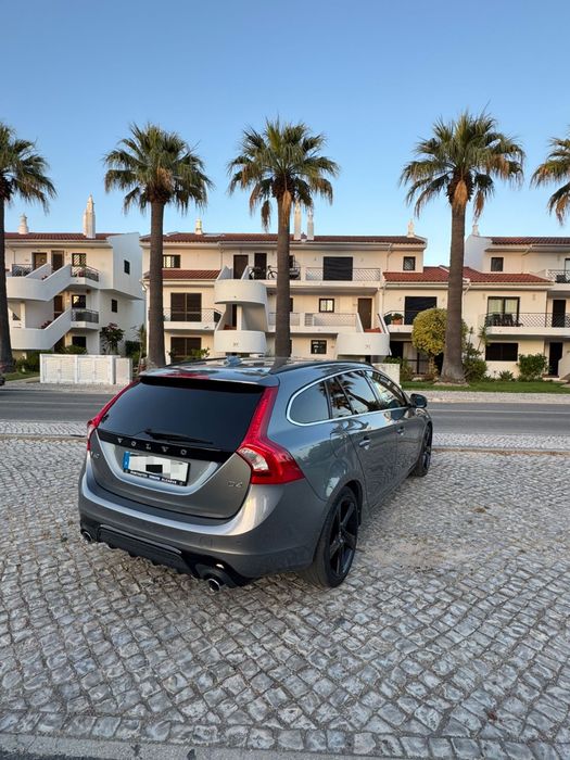 Volvo  V60 R-Design