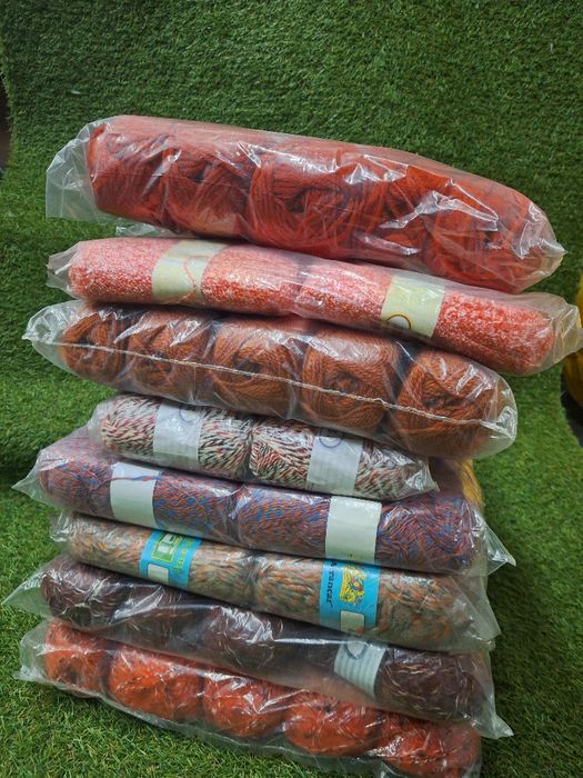 Novelo de Acrílicos/ lã- linhas para tricotar