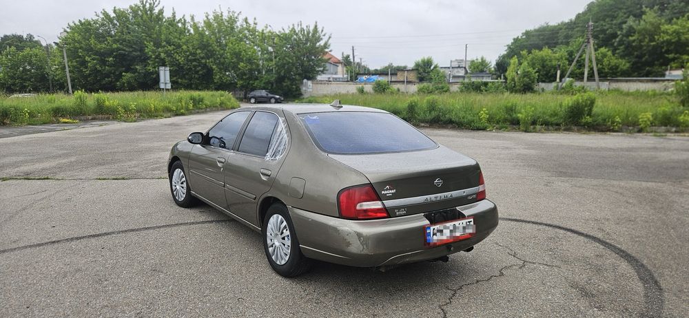 Nissan Altima 2000 рік