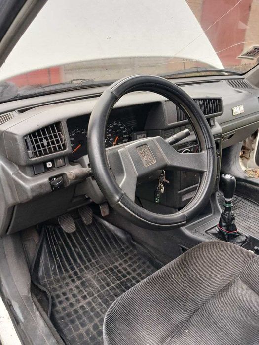 Продаж Пежо 405.