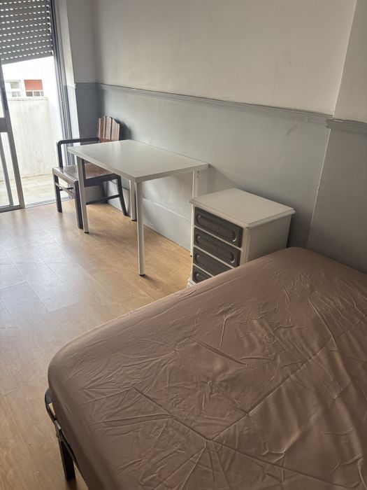 Quarto para arrendar com Varanda - SAMORA CORREIA