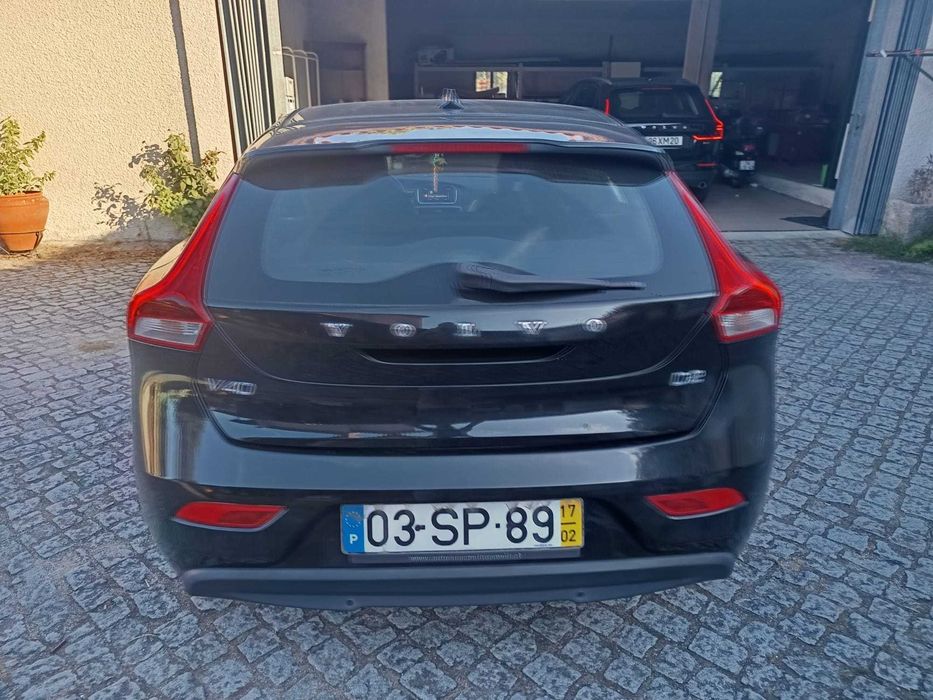 Carro Volvo V40
