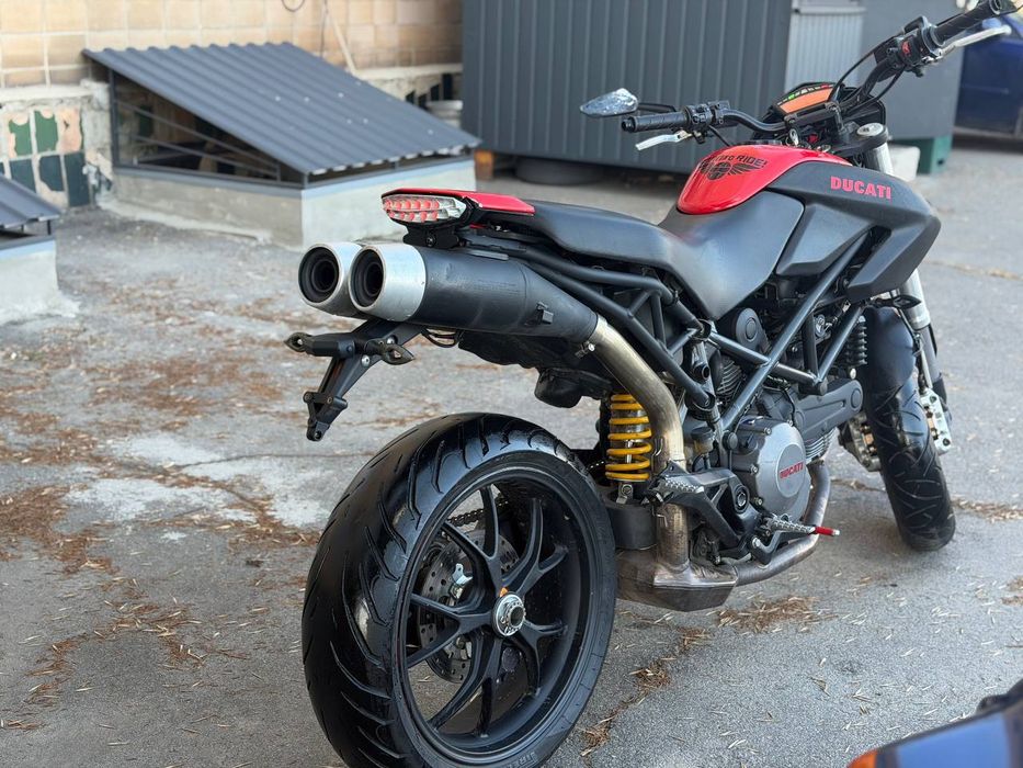 Ducati hypermotard 796