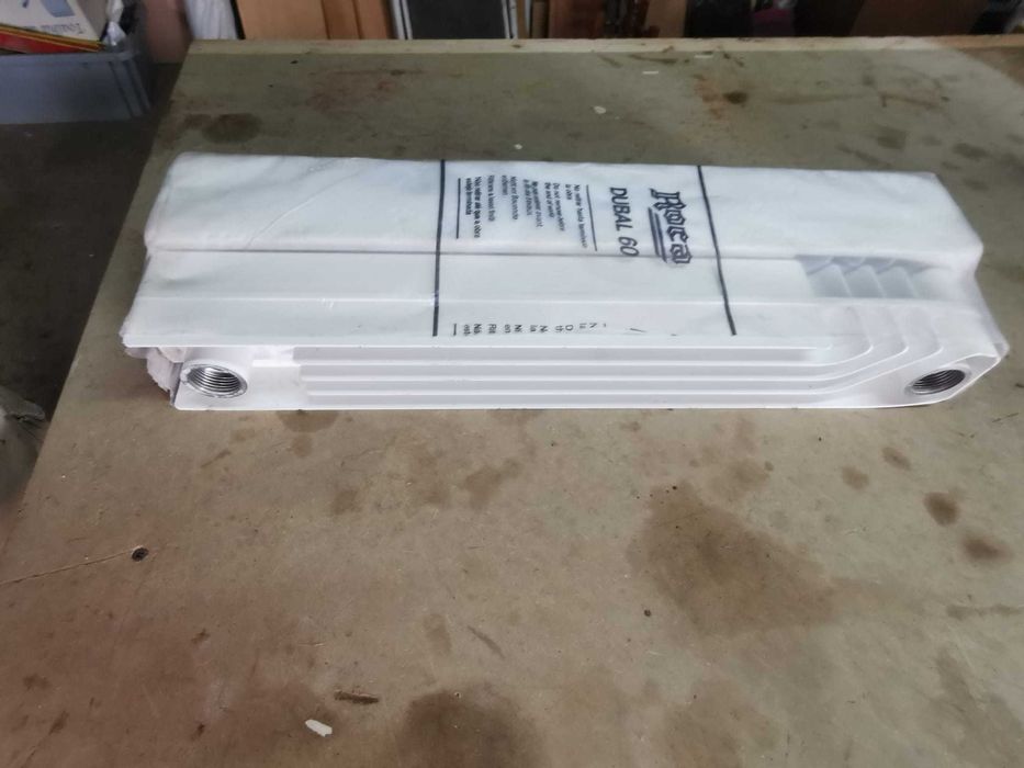 Radiador de 2 elementos da marca roca424780242282106881