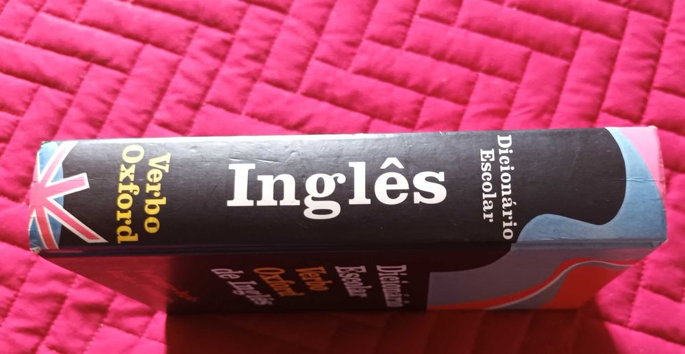 Dicionário escolar de inglês