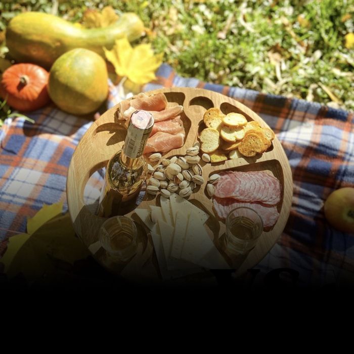 Винний столик ручної роботи «Міцний»[БЕЗКОШТОВНА ДОСТАВКА]