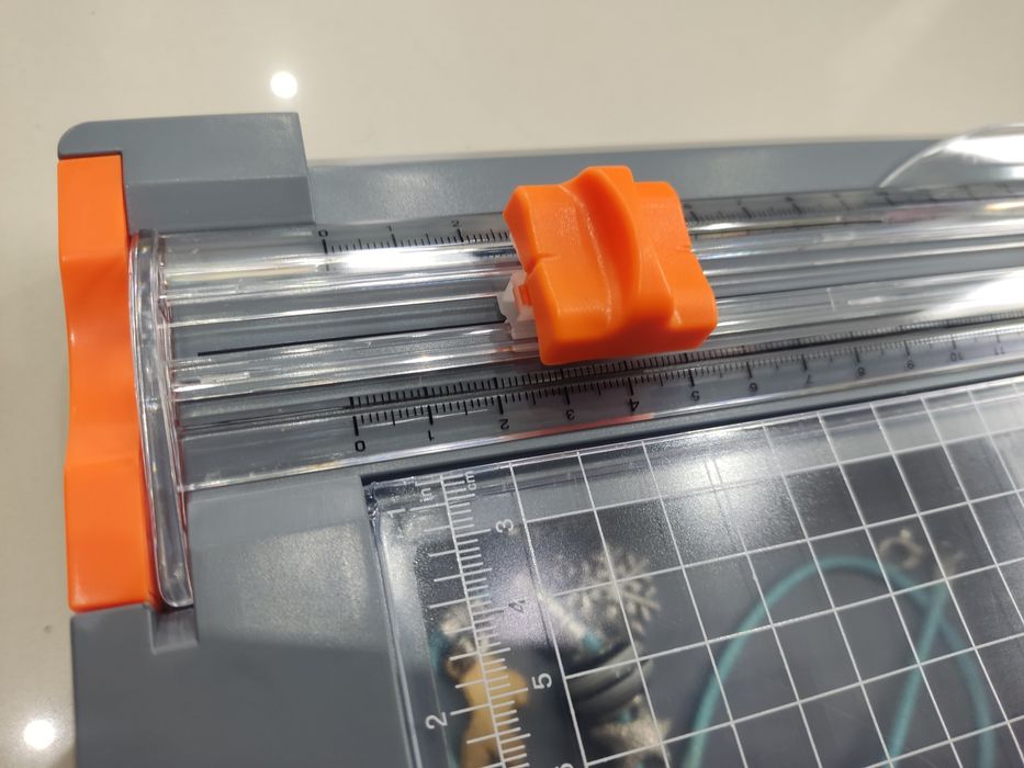 Trymer Gilotyna Przycinarka do Papieru A4 Biuro Wizytówki itp.