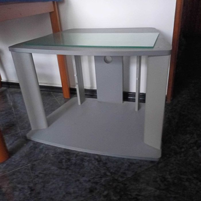 Movel de tv em bom estado
