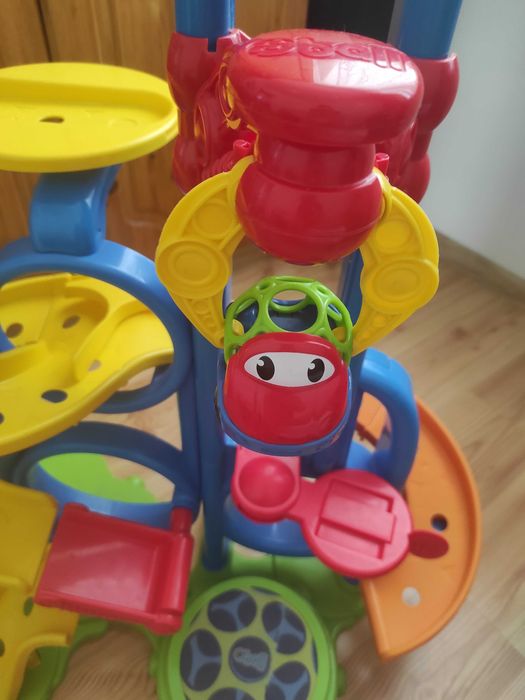 Tor dla samochodów oball plus samochód